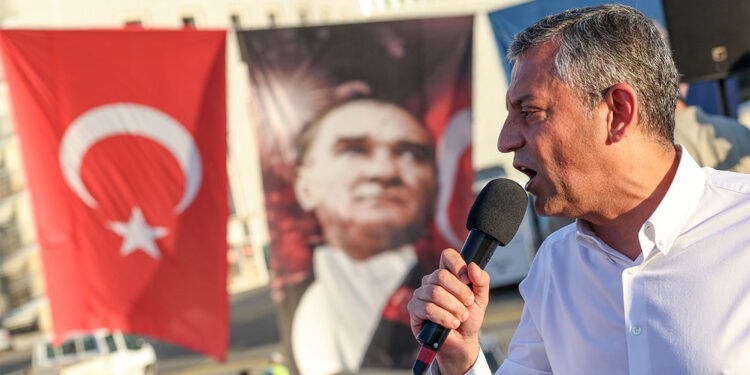 Artık yaşlandın ve yoruldun, ülkenin derdini duymuyorsun