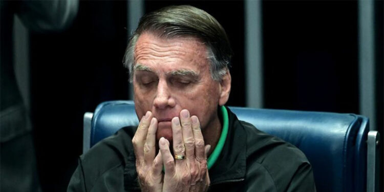Jair Bolsonaro'ya elektronik kelepçe takılacak