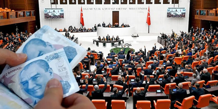 Emekli maaş artışını içeren teklif Meclis'ten geçti