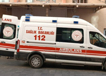 Eşini ve 2 kızını bıçakladı, cami tuvaletinde yakalandı