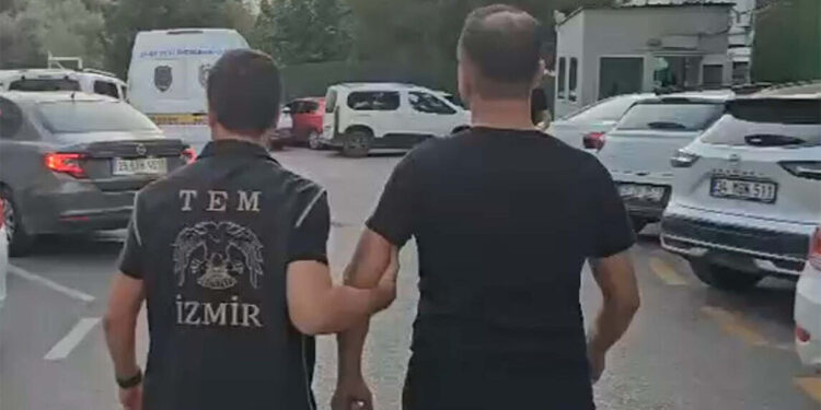 FETÖ'nün finansman ağı; adresler Amerika'dan, paralar İzmir'den