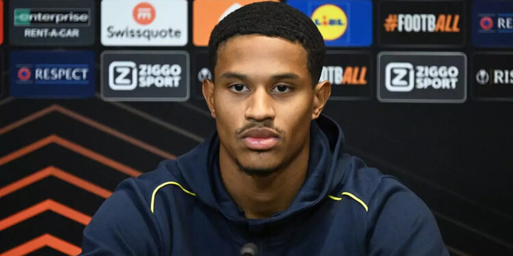 Fenerbahçe'de Jayden Oosterwolde'nin sözleşmesi uzatıldı