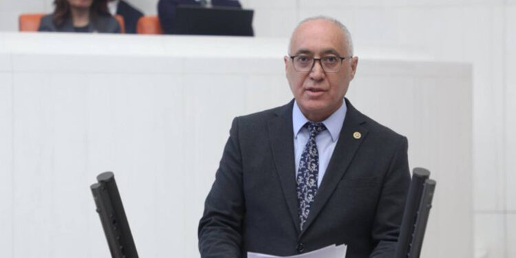 Gelecek Partisi İstanbul Milletvekili Doğan Demir istifa etti