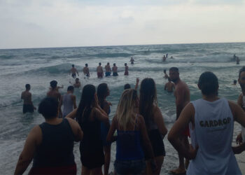 Hatay'da boğulma tehlikesi geçiren bir kişi kurtarıldı