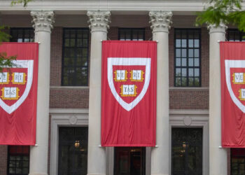 Harvard Üniversitesi'ne vize soruşturması açıldı