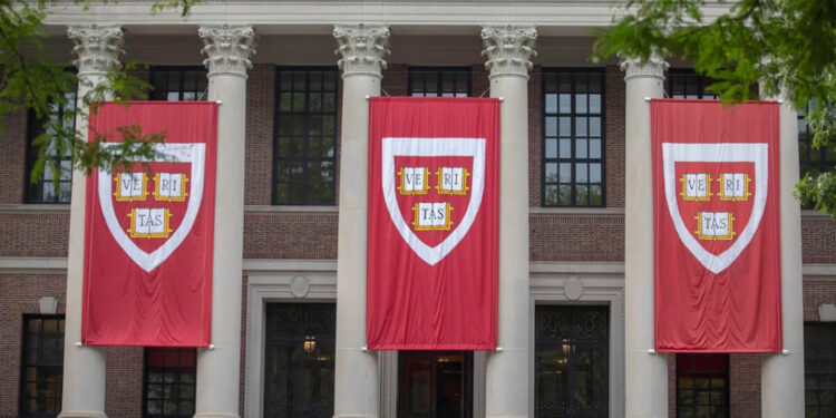 Harvard Üniversitesi'ne vize soruşturması açıldı