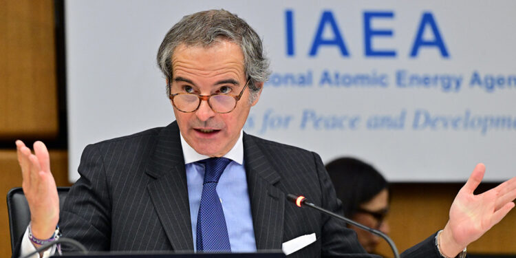 IAEA, İrandaki müfettişlerini geri çekti