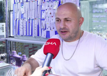 Bağcılar'da altın kesesini düşürdü, yolda bulan kişi alıp uzaklaştı