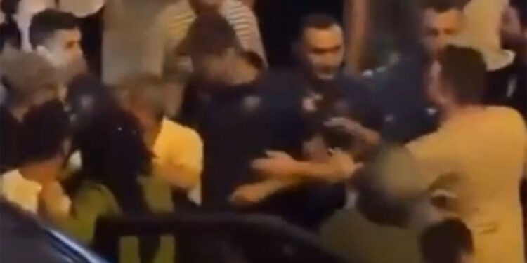 Bayrampaşa'da hatalı park uyarısı gerginliğe yol açtı