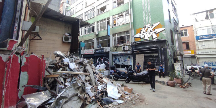 Beyoğlu'ndaki patlamanın izleri gün aydınlanınca ortaya çıktı
