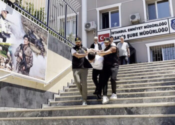Güngören'de cinayet şüphelisi saklandığı bavulda yakalandı