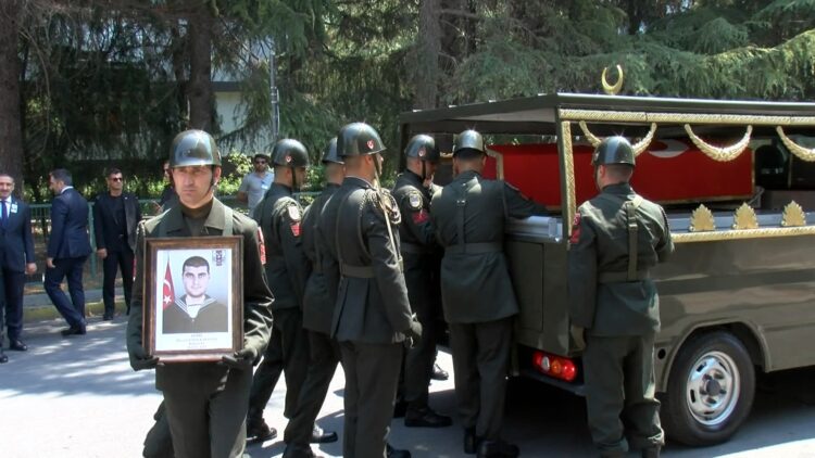 Sıvı kaybından şehit olan er Hayrullah Hamit Karaman toprağa verildi