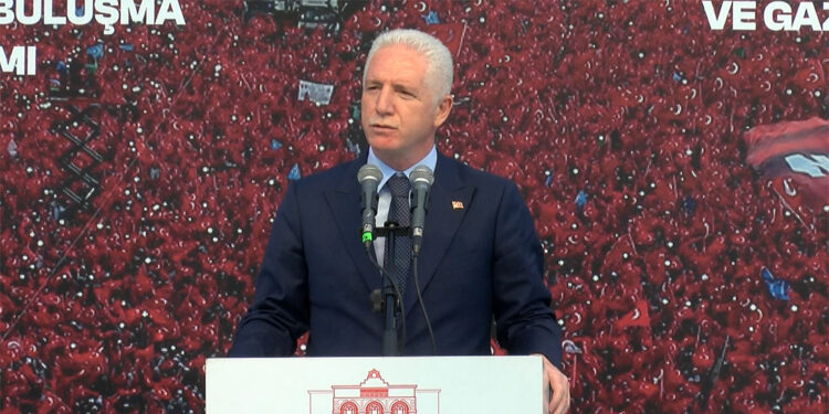 Bu millet bu devleti uçurumun kenarından aldı