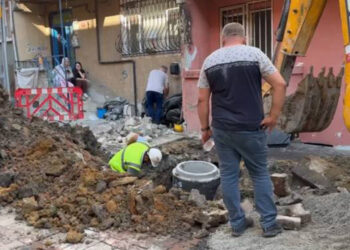 Küçükçekmece'de doğal gaz borusunda patlama: 2 işçi yaralandı