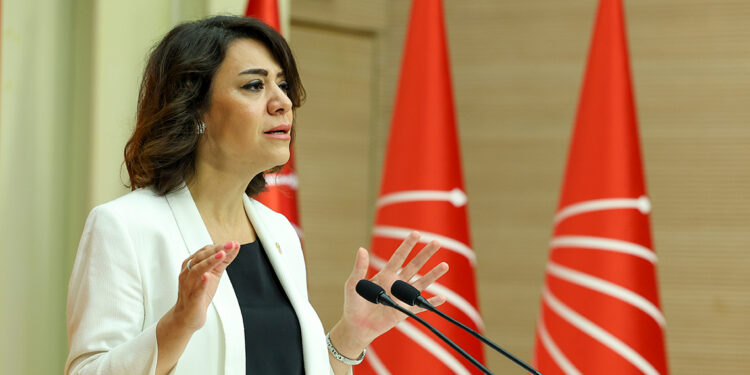 İktidar, işçiyi düşük ücret sarmalına hapsetmek istiyor