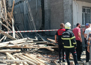 İnşaat halindeki binada beton dökümü sırasında çökme; 7 işçi yaralı