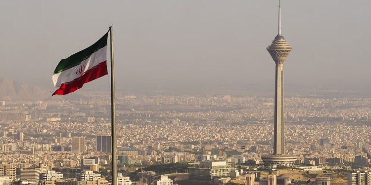 İran, IAEA ile iş birliğini askıya aldı