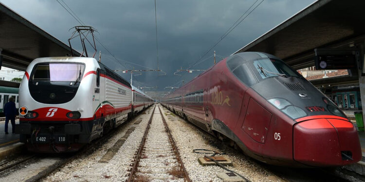 İtalya'da demir yolu çalışanları greve gitti