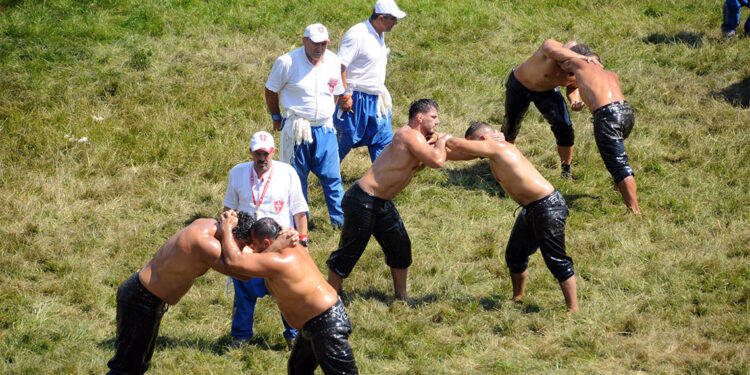 Kırkpınar'da son 16'ya kalan pehlivanlar belli oldu