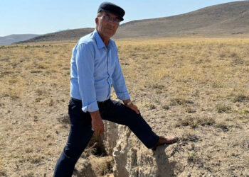 Konya'da yüzey yarıkları, mahalleliyi tedirgin ediyor