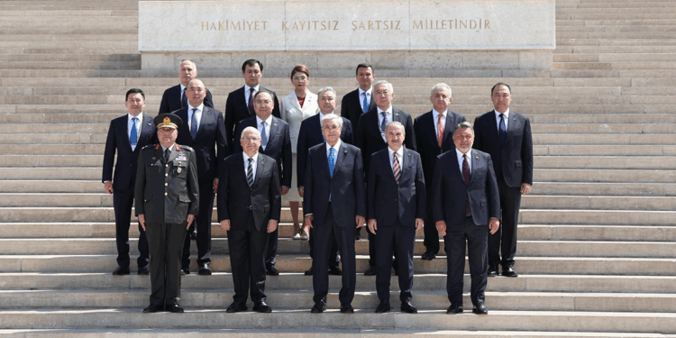 Kazakistan Cumhurbaşkanı Tokayev Anıtkabir’i ziyaret etti