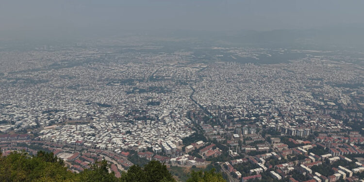 Komşu illerdeki yangınların partikülleri Bursa’ya düştü, uzmanlar uyardı