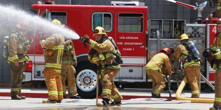 Los Angeles'daki orman yangınına müdahale için 150 Ulusal Muhafız görevlendirildi
