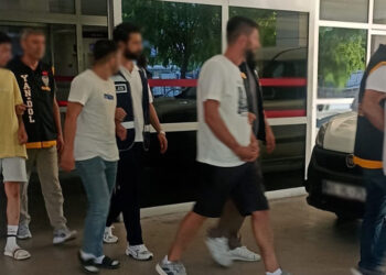 'Adınız FETÖ soruşturmasına karıştı' yalanıyla dolandırdılar