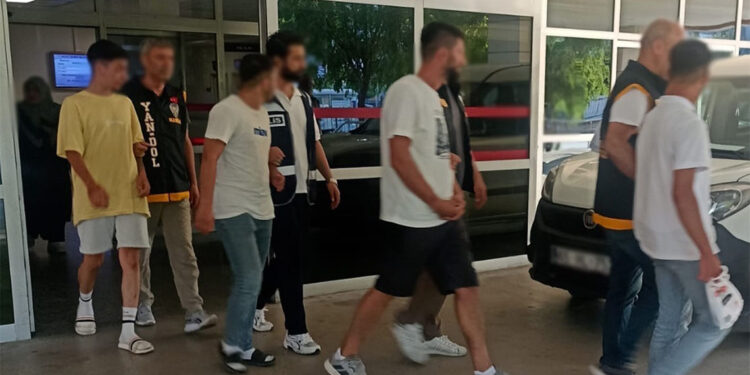 'Adınız FETÖ soruşturmasına karıştı' yalanıyla dolandırdılar