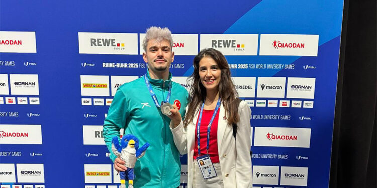 Milli tekvandocu Muhammed Emir Yılmaz gümüş madalya kazandı