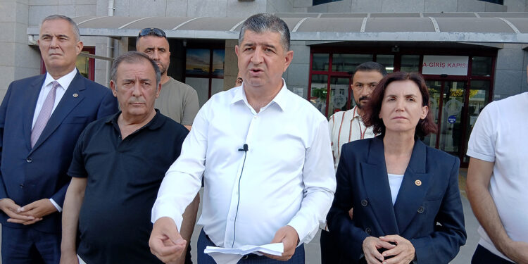 Manavgat'ta istifa eden meclis üyelerinin yerini yedekler alacak