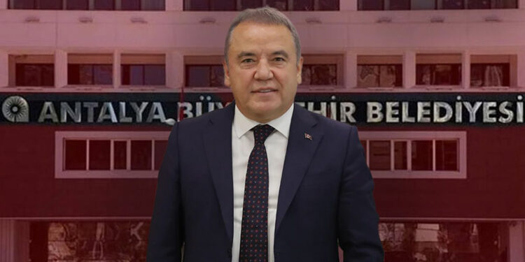 Muhittin Böcek’ten Antalyalılara mektup