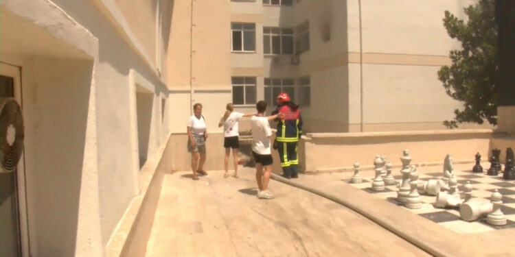 Nişantaşı'nda okulda yangın; 15 öğrenci tahliye edildi