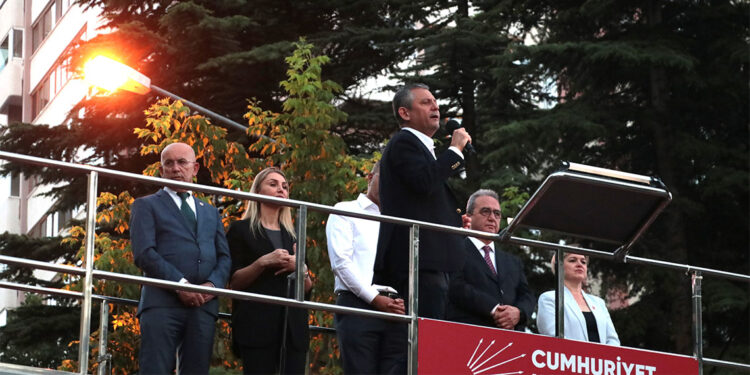 Ekrem İmamoğlu artık bir partinin değil milletin adayıdır