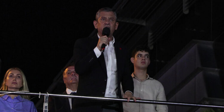 Özel'den Erdoğan'a; Ayakkabı kutularında sabıkan var