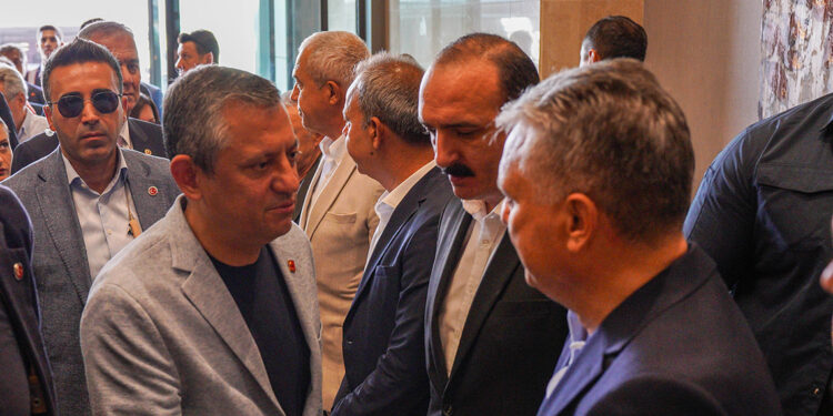 Özgür Özel Antalya'da