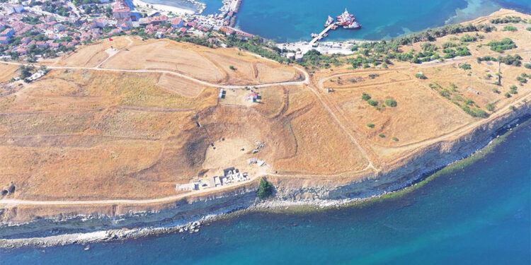 Perinthos Antik Kenti'nde ortaya çıkarılan tiyatronun, dörtte biri kazıldı