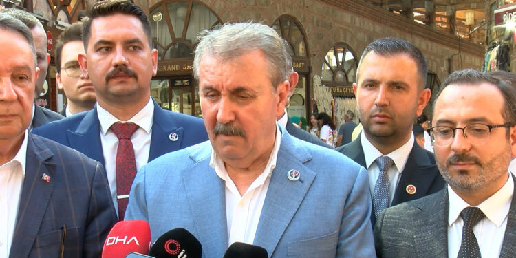 PKK'nın uzantılarıyla birlikte DEM Parti de kendini feshedecek