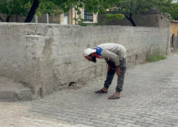 Polise yakalanınca namaza duran motosiklet sürücüsüne 23 bin TL ceza