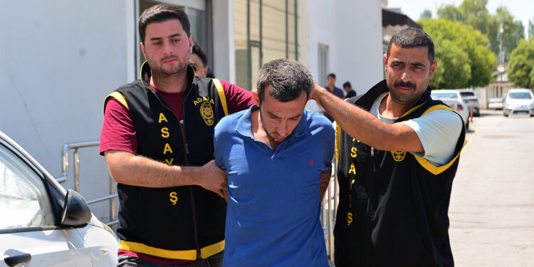 Para vermediği için annesini öldüren şüpheli tutuklandı