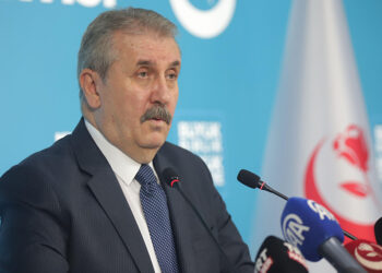Peygamber Efendimizi hedef aldığınız sürece hedefimizdesiniz