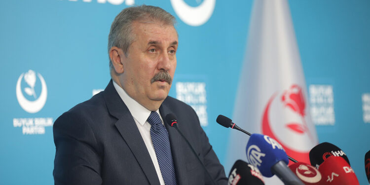 Peygamber Efendimizi hedef aldığınız sürece hedefimizdesiniz