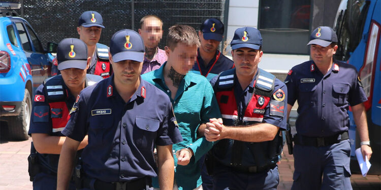 Rusların cinayetle biten kavgasında 2 şüpheli adliyede