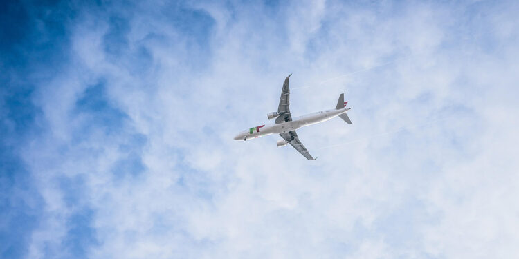 Rusya'da 49 kişiyi taşıyan yolcu uçağı kayboldu