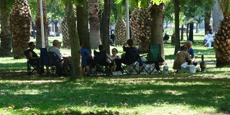 Hava sıcaklıkları 45 dereceyi geçti