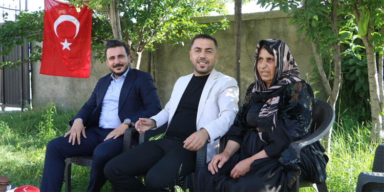 Şehit olan güvenlik korucularının ailelerinden 'Terörsüz Türkiye' sürecine destek