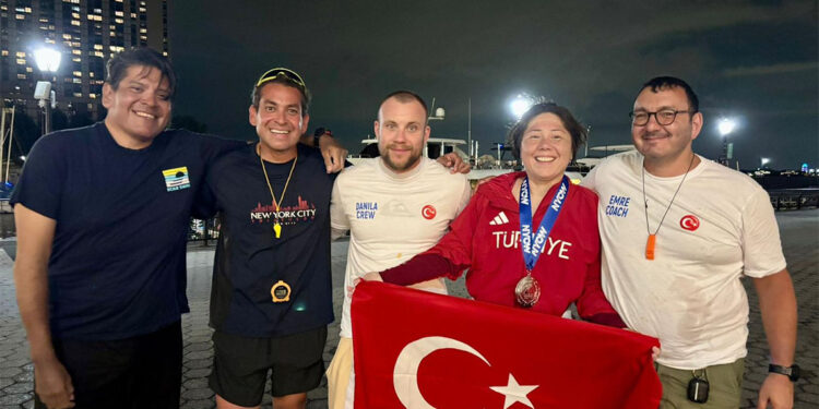 Açık su yüzücüsü Sinem Serinkan, 20 Bridges Swim parkuruna çıktı