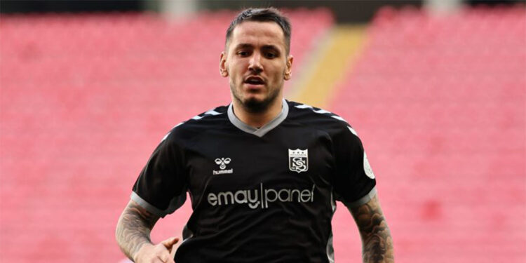 Sivasspor'dan Rey Manaj'a veda, 3 yeni imza