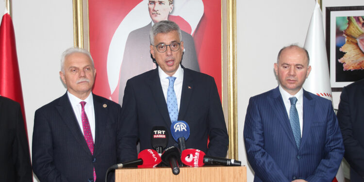 Sağlık bakanından yangın bilançosu: Biri ağır 538 yaralı, iki ölü