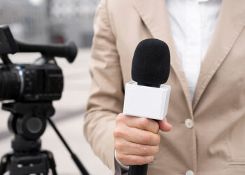 Sahada cesaretin kadar ayakta durursun!